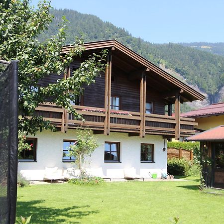 Quaint Mansion Near Ski Bus In Goldegg Dış mekan fotoğraf