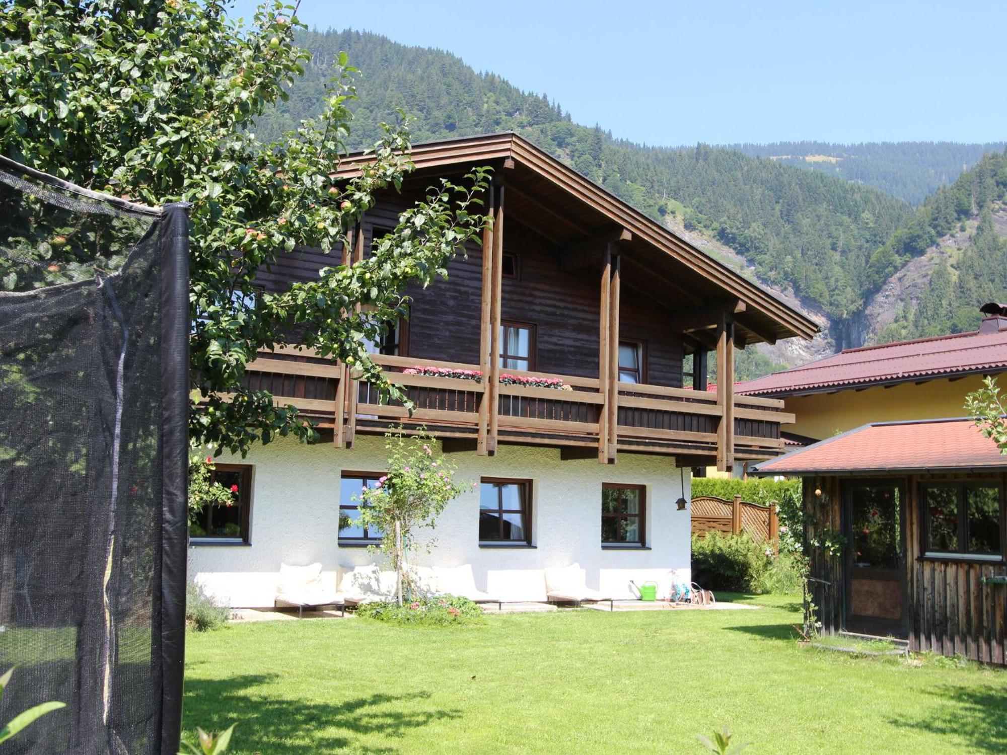 Quaint Mansion Near Ski Bus In Goldegg Dış mekan fotoğraf