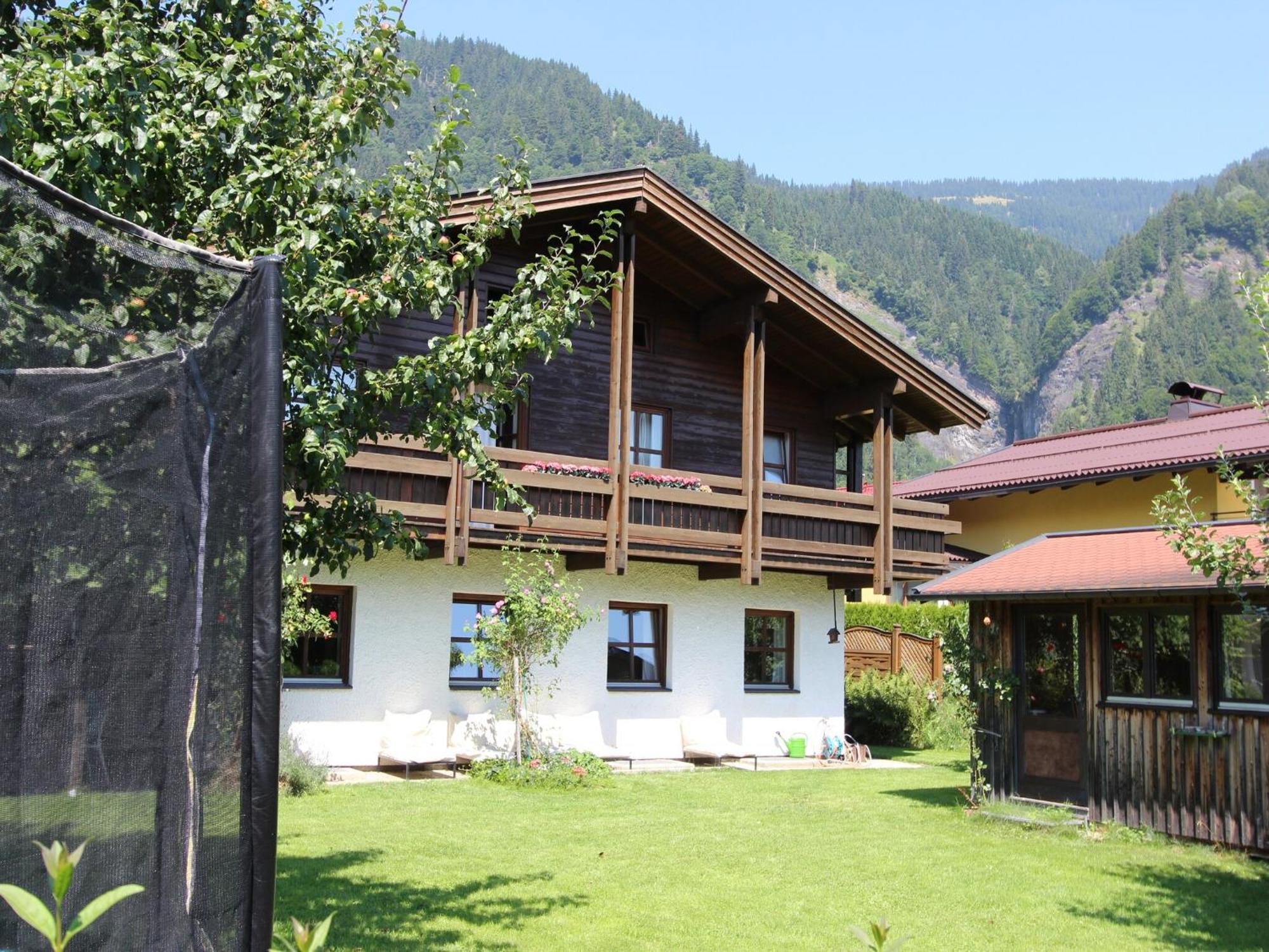 Quaint Mansion Near Ski Bus In Goldegg Dış mekan fotoğraf
